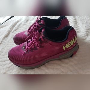 HOKA one torrent 2